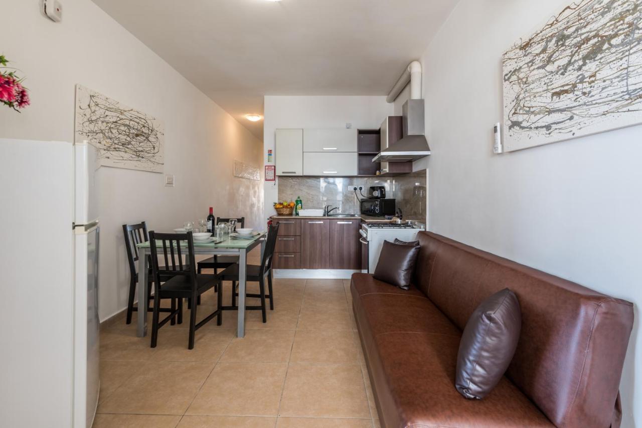 Seashells 2 Bedroom Apartment With Sunny Terrace With Stunning Sea Views - By Getawaysmalta St. Paul's Bay Ngoại thất bức ảnh